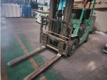 Dieseltruck Mitsubishi FD 25: bilde 3