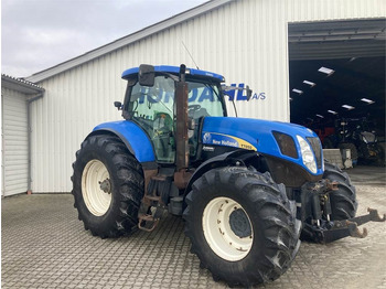 Traktor NEW HOLLAND T7050