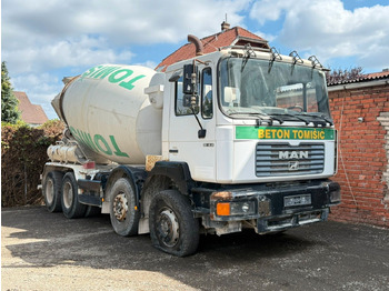 Betongbil MAN 32.414