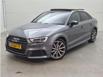 Sedan AUDI