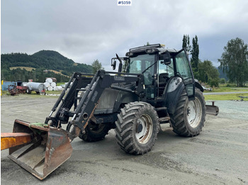Traktor VALTRA M120