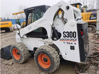 Kompaktlaster Bobcat S300: bilde 2 Kompaktlaster Bobcat S300: bilde 2