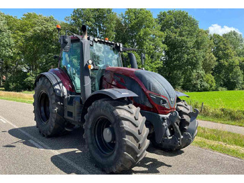 Traktor VALTRA T234