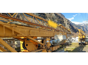 Selvreisende kran LIEBHERR