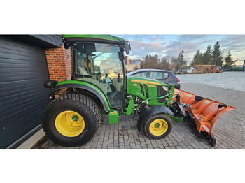 Traktor JOHN DEERE