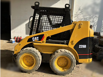 Kompaktlaster CATERPILLAR 226B