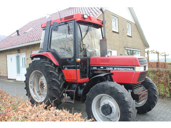 Traktor CASE IH