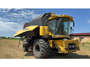 Skurtresker NEW HOLLAND CR900