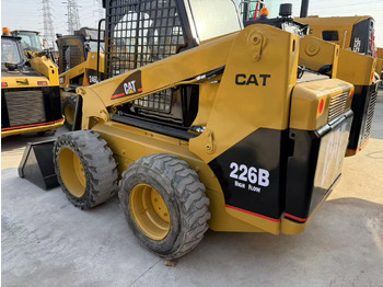 Kompaktlaster CATERPILLAR 226