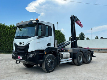 Krokbil IVECO Trakker