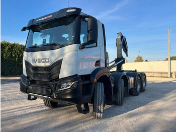 Krokbil IVECO Trakker