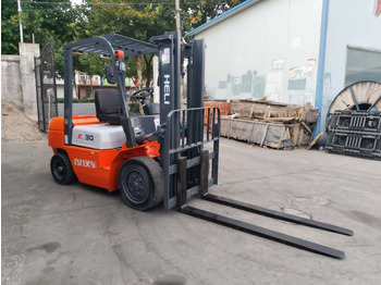 Leie HELI k30 used diesel forklift Customizable mast clamps HELI k30 used diesel forklift Customizable mast clamps: bilde 5