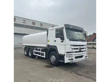 Tankbil SINOTRUK HOWO