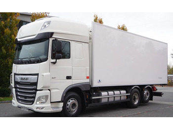 Lastebil med kjøl DAF XF 450