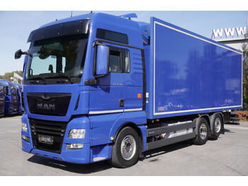 Lastebil med kjøl MAN TGX 26.500