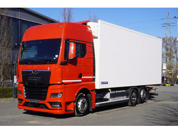 Lastebil med kjøl MAN TGX 26.510