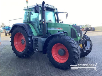 Traktor FENDT 718 Vario