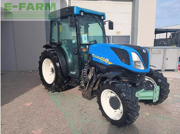 Traktor NEW HOLLAND T4
