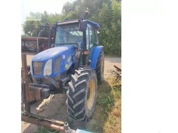 Traktor NEW HOLLAND T5000