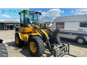 Minigraver VOLVO L30