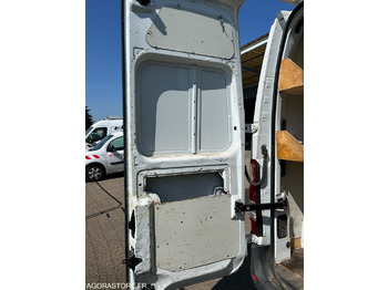 Kassebil RENAULT Master