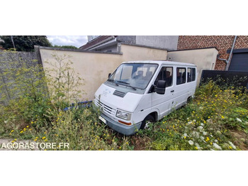 Minibuss RENAULT Trafic