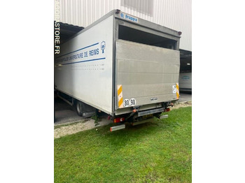 Lastebil RENAULT Midlum