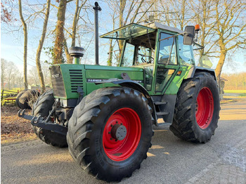 Traktor FENDT Farmer 300