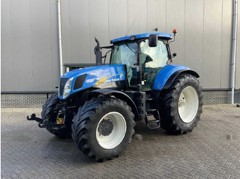 Traktor NEW HOLLAND T7000