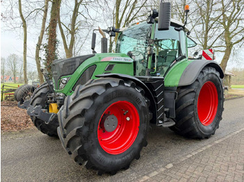 Traktor FENDT 724 Vario