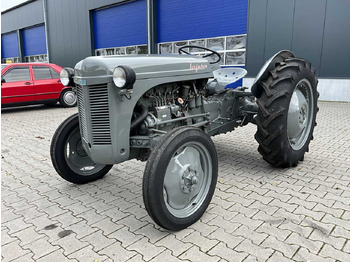 Traktor MASSEY FERGUSON