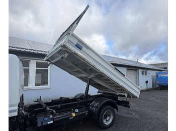 Varebil med tipp FUSO