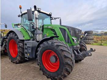 Traktor FENDT 826 Vario