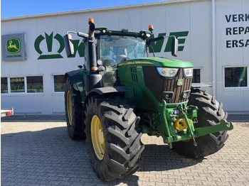 Traktor JOHN DEERE 6215R