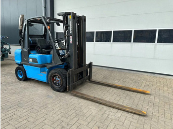 Gasstruck Nissan UGD02A30P0 3 ton Triplex Freelift LPG Heftruck: bilde 4