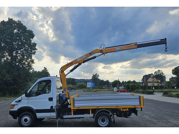 Varebil med plan Iveco Daily 65c-15 Flatbed + crane Copma: bilde 2 Varebil med plan Iveco Daily 65c-15 Flatbed + crane Copma: bilde 2