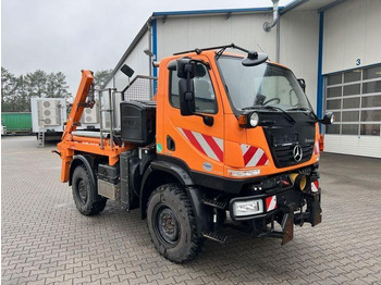Liftdumper lastebil UNIMOG U20