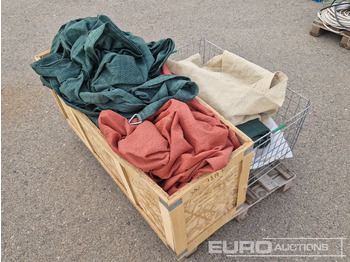 Anleggsmaskiner Pallet of Various Mesh Covers: bilde 3