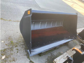 Frontlaster for traktor