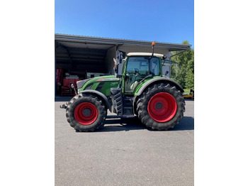Traktor FENDT 724 Vario