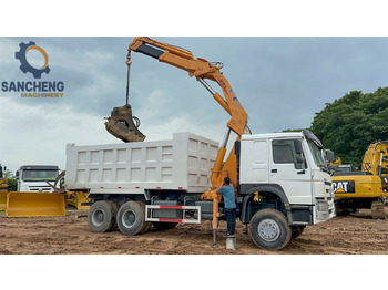 Kranbil SINOTRUK HOWO