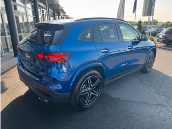 SUV Mercedes-Benz GLA 200 AMG+PANO+DistrPlus+RFK+Night: bilde 4