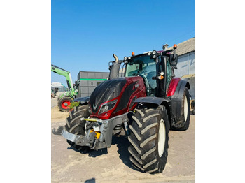 Traktor VALTRA T174