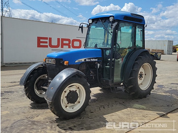 Traktor NEW HOLLAND