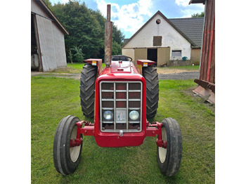 Traktor IH 444: bilde 2