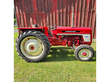 Traktor IH 444: bilde 3