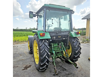 Traktor John Deere 2850 MFWD: bilde 4 Traktor John Deere 2850 MFWD: bilde 4