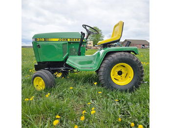 Kommunale traktor John Deere 318: bilde 2
