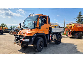 Kommunale traktor UNIMOG U400