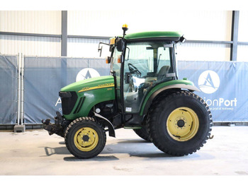 Traktor JOHN DEERE